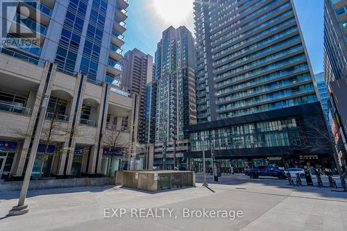 902 - 750 Bay Street, Toronto, ON - Outdoor With Balcony With Facade