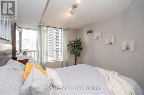 902 - 750 Bay Street, Toronto, ON - Indoor Photo Showing Bedroom