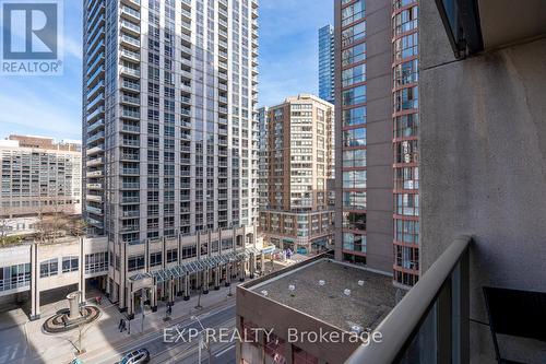 902 - 750 Bay Street, Toronto, ON - Outdoor With Balcony With Facade
