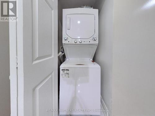 #210 -21 Olive Ave, Toronto, ON - Indoor Photo Showing Laundry Room