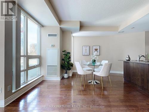 #210 -21 Olive Ave, Toronto, ON - Indoor Photo Showing Dining Room