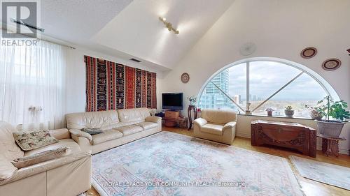 #1205 -5795 Yonge St, Toronto, ON - Indoor Photo Showing Living Room