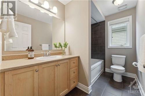 59 Bristling Crescent, Ottawa, ON - Indoor Photo Showing Bathroom
