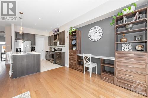 754 Putney Crescent, Ottawa, ON - Indoor Photo Showing Kitchen With Upgraded Kitchen