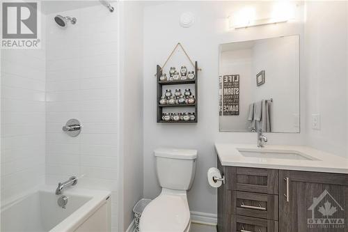 754 Putney Crescent, Ottawa, ON - Indoor Photo Showing Bathroom