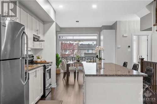 140 Wild Senna Way, Ottawa, ON - Indoor Photo Showing Kitchen With Upgraded Kitchen