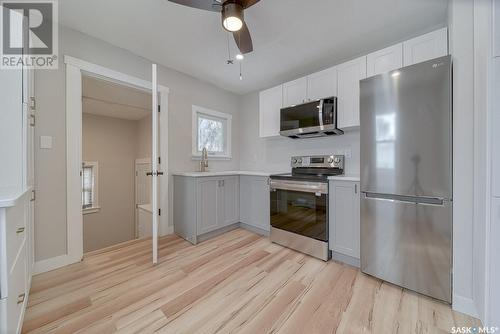 2301 Reynolds Street, Regina, SK - Indoor Photo Showing Kitchen