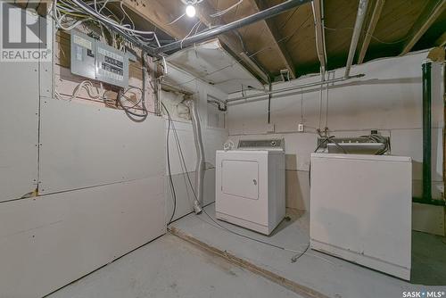 2301 Reynolds Street, Regina, SK - Indoor Photo Showing Laundry Room