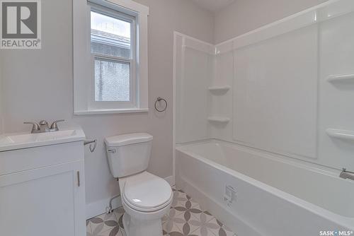 2301 Reynolds Street, Regina, SK - Indoor Photo Showing Bathroom