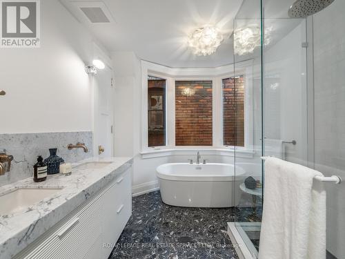 115 Sherwood Ave, Toronto, ON - Indoor Photo Showing Bathroom