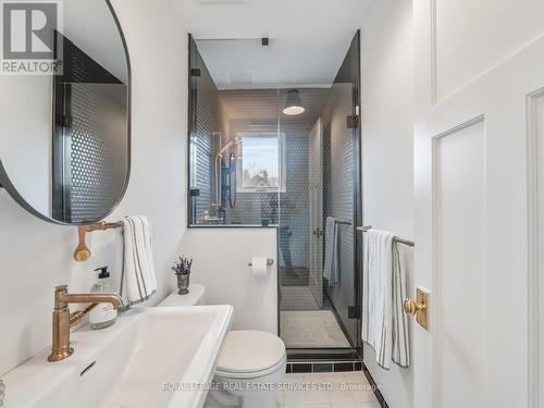 115 Sherwood Ave, Toronto, ON - Indoor Photo Showing Bathroom