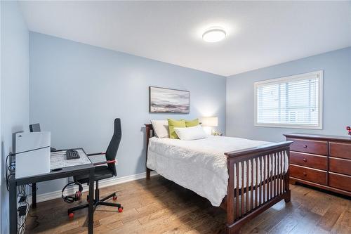 4665 Huffman Road, Burlington, ON - Indoor Photo Showing Bedroom