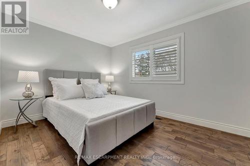 2060 Maplewood Dr, Burlington, ON - Indoor Photo Showing Bedroom