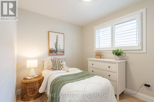 675 Woodview Rd, Burlington, ON - Indoor Photo Showing Bedroom
