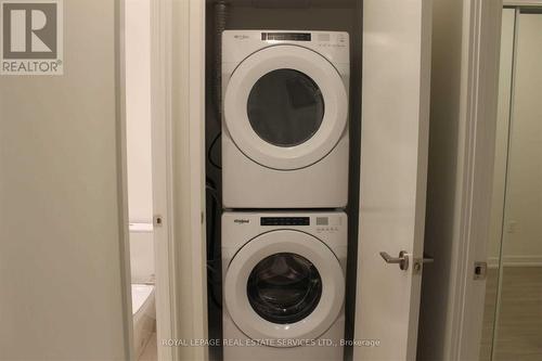 2007 - 1 Yorkville Avenue, Toronto, ON - Indoor Photo Showing Laundry Room