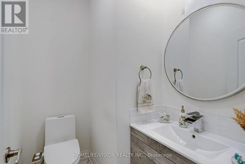 169 Larratt Lane, Richmond Hill, ON - Indoor Photo Showing Bathroom