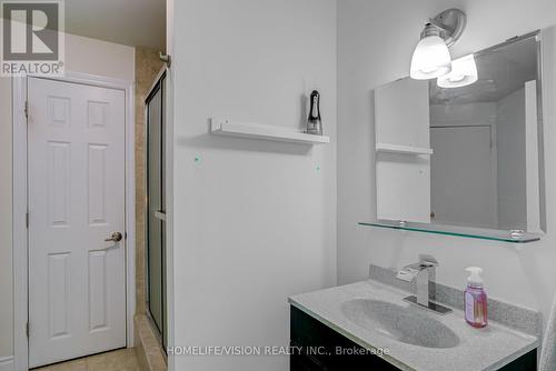 169 Larratt Lane, Richmond Hill, ON - Indoor Photo Showing Bathroom