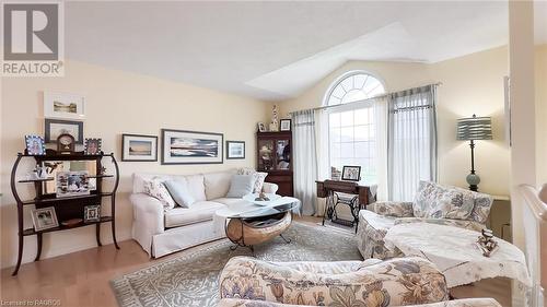 So much space! - 838 23Rd Street E, Owen Sound, ON - Indoor Photo Showing Living Room