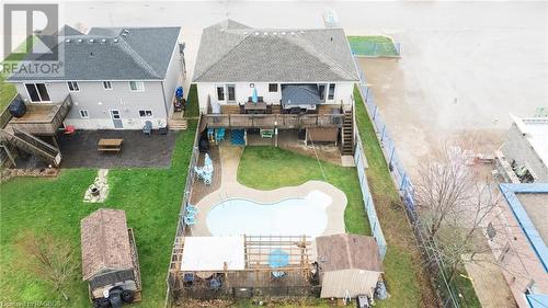 Great Neighbourhood - 838 23Rd Street E, Owen Sound, ON - Outdoor