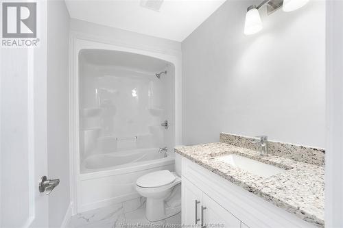 134 Tuscany Trail, Chatham, ON - Indoor Photo Showing Bathroom
