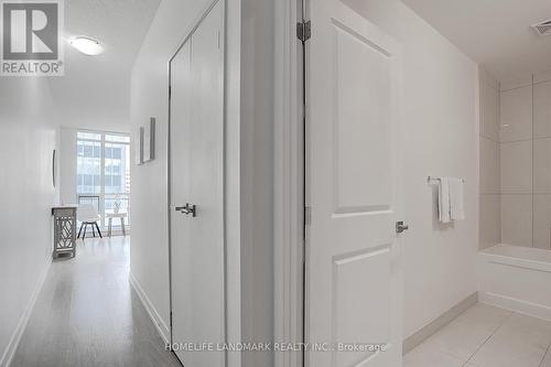 #709 -98 Lillian St, Toronto, ON - Indoor Photo Showing Other Room
