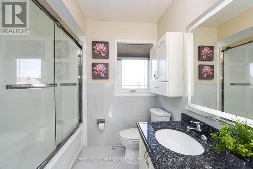 96 Sal Circ, Brampton, ON - Indoor Photo Showing Bathroom