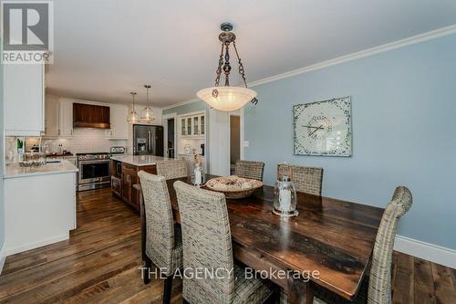 25 Brian Drive, Brant, ON - Indoor Photo Showing Dining Room