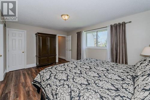 25 Brian Drive, Brant, ON - Indoor Photo Showing Bedroom