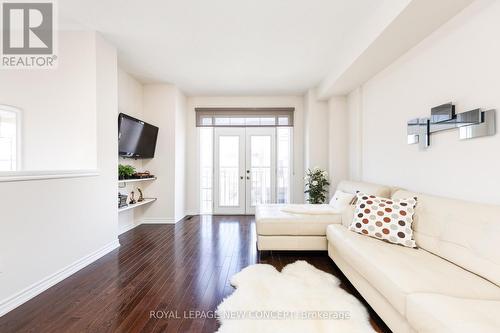#1 -3038 Haines Rd, Mississauga, ON - Indoor Photo Showing Living Room