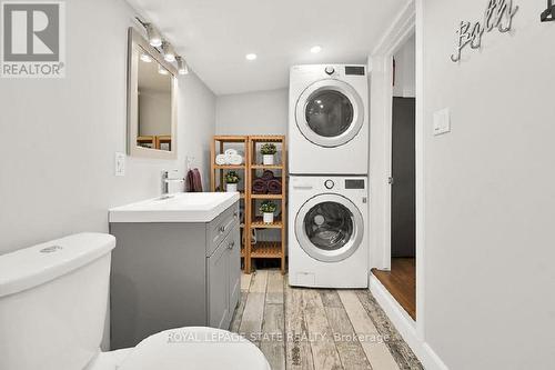 403 Mud St E, Hamilton, ON - Indoor Photo Showing Laundry Room