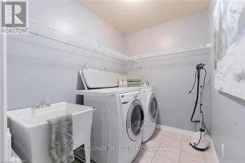 31 Bayside Crt, London, ON - Indoor Photo Showing Laundry Room