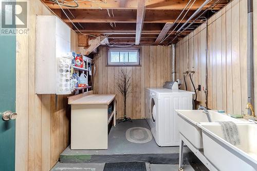 54 Windsor St, Sault Ste. Marie, ON - Indoor Photo Showing Laundry Room