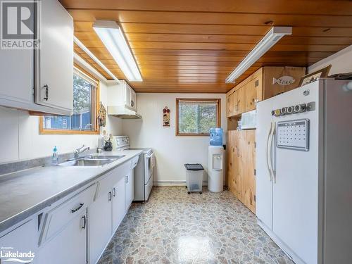 Kitchen - 59 Deerfield Road, Mckellar, ON - Indoor Photo Showing Kitchen With Double Sink