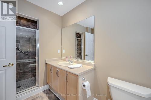 611 - 399 Elizabeth Street E, Burlington, ON - Indoor Photo Showing Bathroom