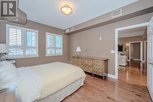 611 - 399 Elizabeth Street E, Burlington, ON - Indoor Photo Showing Bedroom