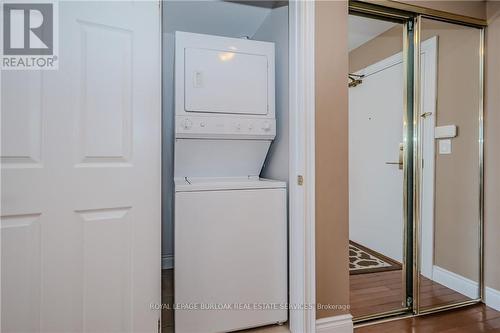 611 - 399 Elizabeth Street E, Burlington (Brant), ON - Indoor Photo Showing Bedroom