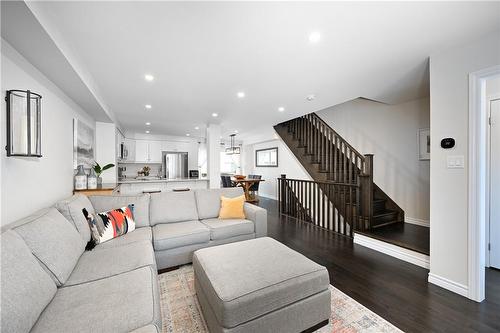 6 England Terrace, Stoney Creek, ON - Indoor Photo Showing Living Room