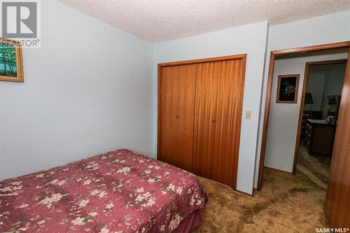 746 Alberta Avenue, Kerrobert, SK - Indoor Photo Showing Bedroom