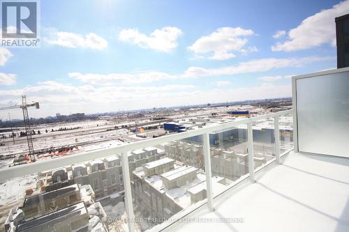 1105 - 10 Honeycrisp Crescent, Vaughan, ON - Outdoor With View