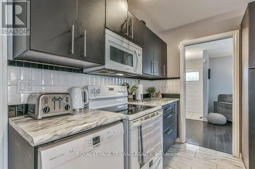 834 Viscount Rd, London, ON - Indoor Photo Showing Kitchen