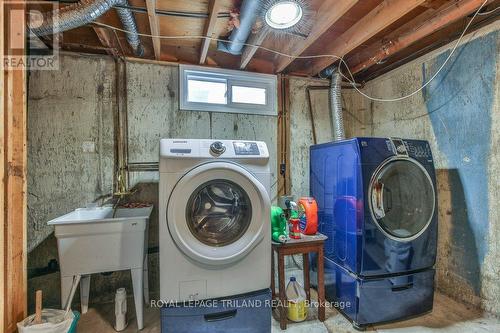 834 Viscount Road, London, ON - Indoor Photo Showing Laundry Room