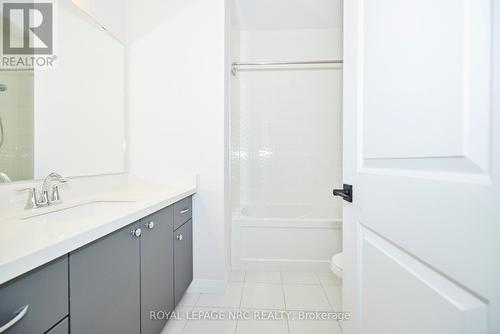 16 South Coast Circ, Fort Erie, ON - Indoor Photo Showing Bathroom