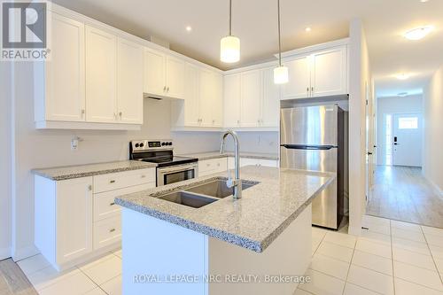 16 South Coast Circle, Fort Erie, ON - Indoor Photo Showing Kitchen With Stainless Steel Kitchen With Double Sink With Upgraded Kitchen