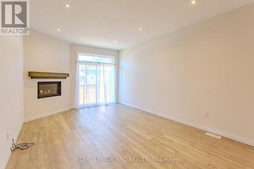 16 South Coast Circle, Fort Erie, ON - Indoor With Fireplace