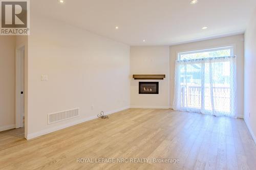 16 South Coast Circle, Fort Erie, ON - Indoor With Fireplace