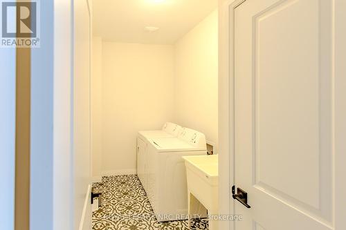 16 South Coast Circle, Fort Erie, ON - Indoor Photo Showing Laundry Room