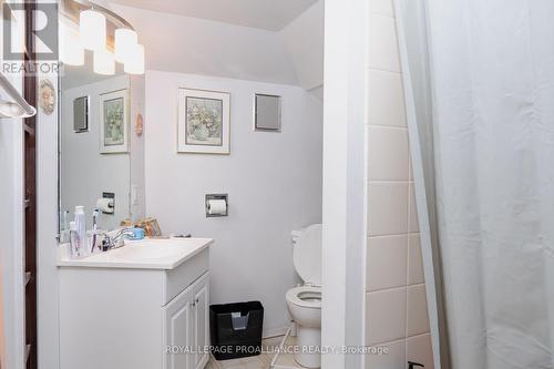 12 Richard Street, Quinte West, ON - Indoor Photo Showing Bathroom