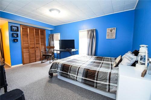 443 Alder Street E, Dunnville, ON - Indoor Photo Showing Bedroom