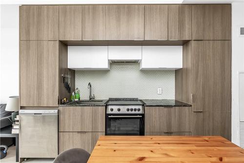 159 Dundas Street E|Unit #4103, Toronto, ON - Indoor Photo Showing Kitchen