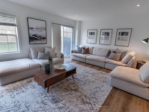 53 Woolwich St, Kitchener, ON - Indoor Photo Showing Living Room